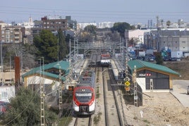 Trenes en la estación de Albal.