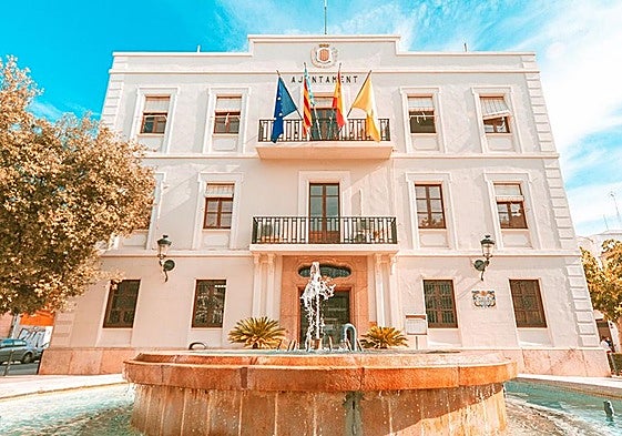 Fachada principa del Ayuntamiento de Benetússer.