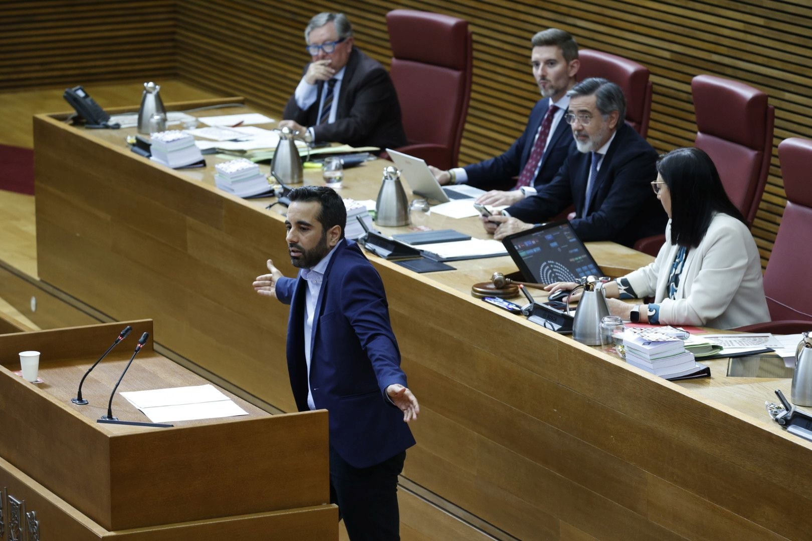 FOTOS | Sesión de control a Carlos Mazón en Les Corts este jueves