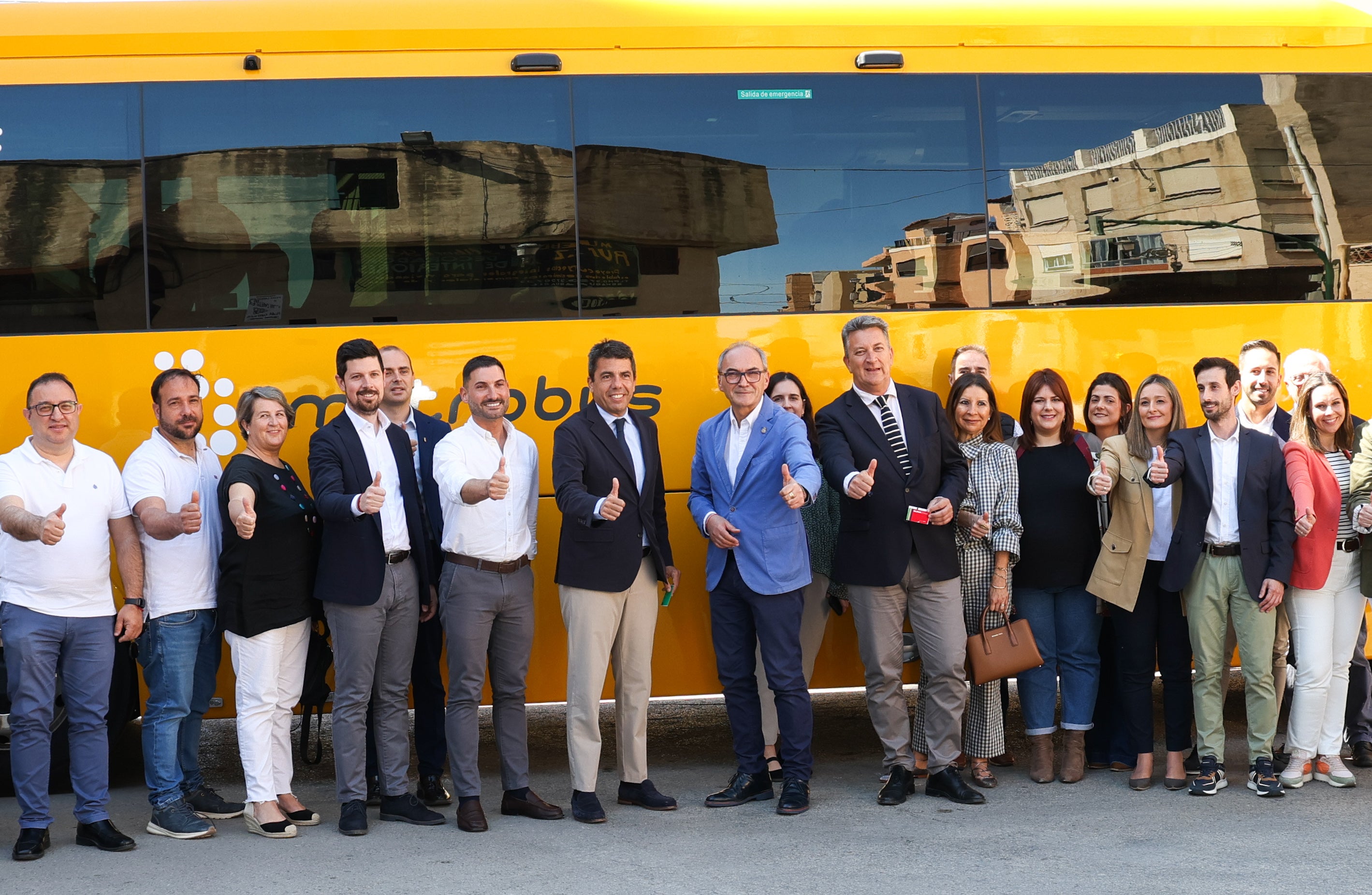 Cinco alcaldes del PSPV y Compromís abandonan un acto ante la presencia de Mazón