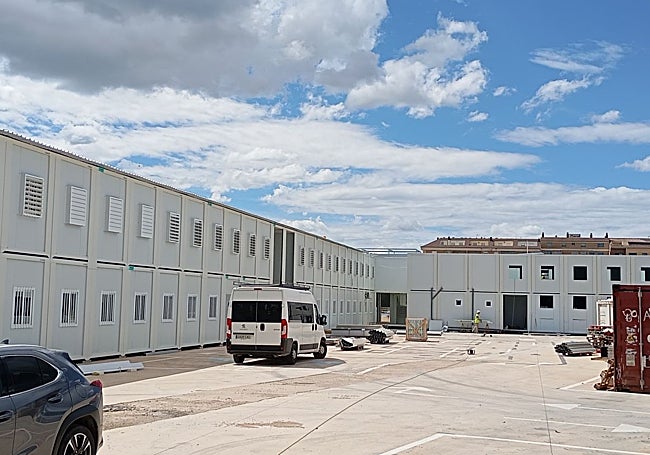 Barracones a doble altura para el IES Berenguer Dalmau.