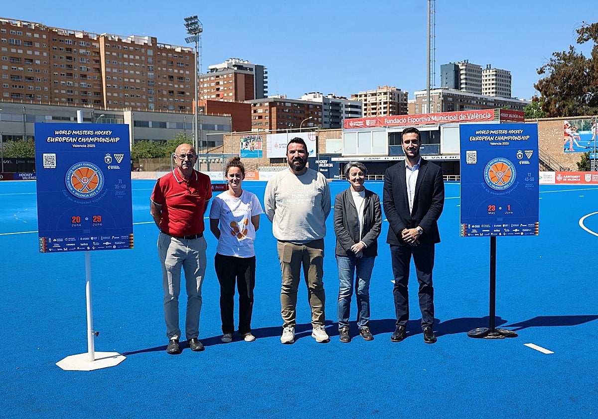 Acto de presentación en el polideportivo municipal Verge del Carme-Beteró.