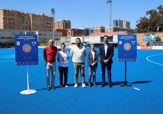 Acto de presentación en el polideportivo municipal Verge del Carme-Beteró.