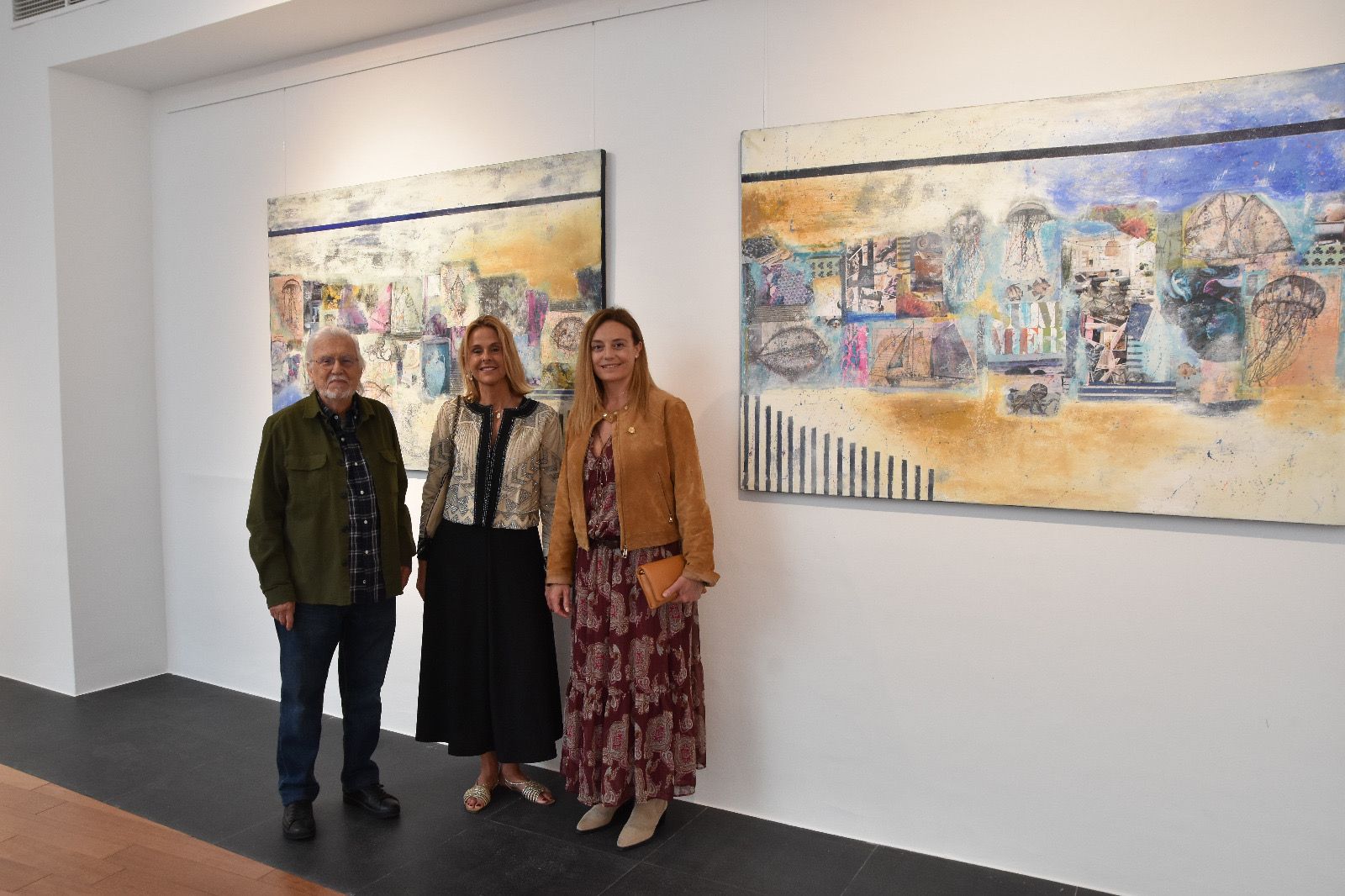 Asistentes a la inauguración de la exposición de Marta Gómez-Lechón en Xàbia.