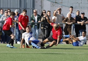 Uno de los últimos lances del partido, donde las fuerzas ya estaban justas.