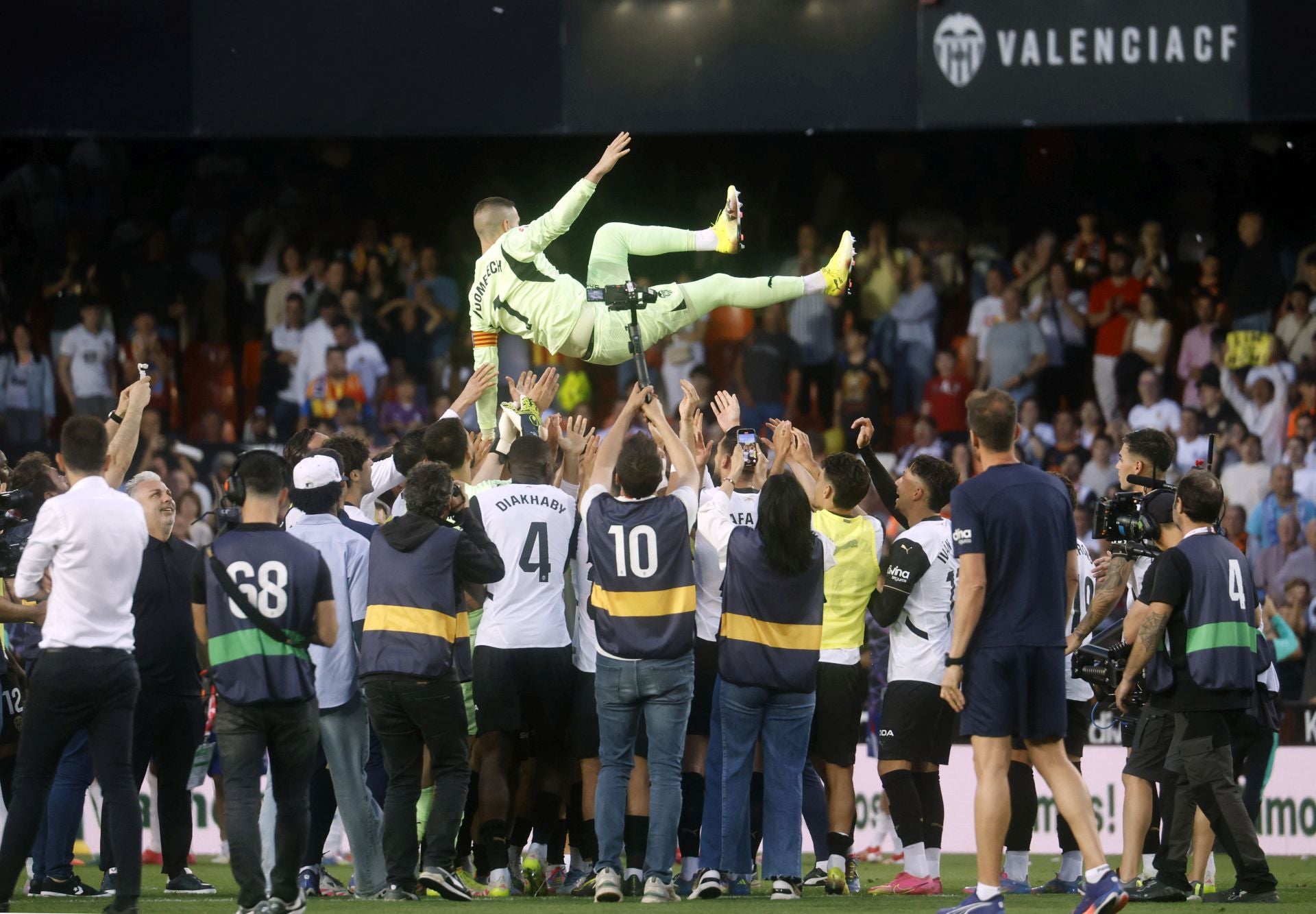 Así ha sido la despedida de Mestalla de Gayà, Mamardashvili y Jaume