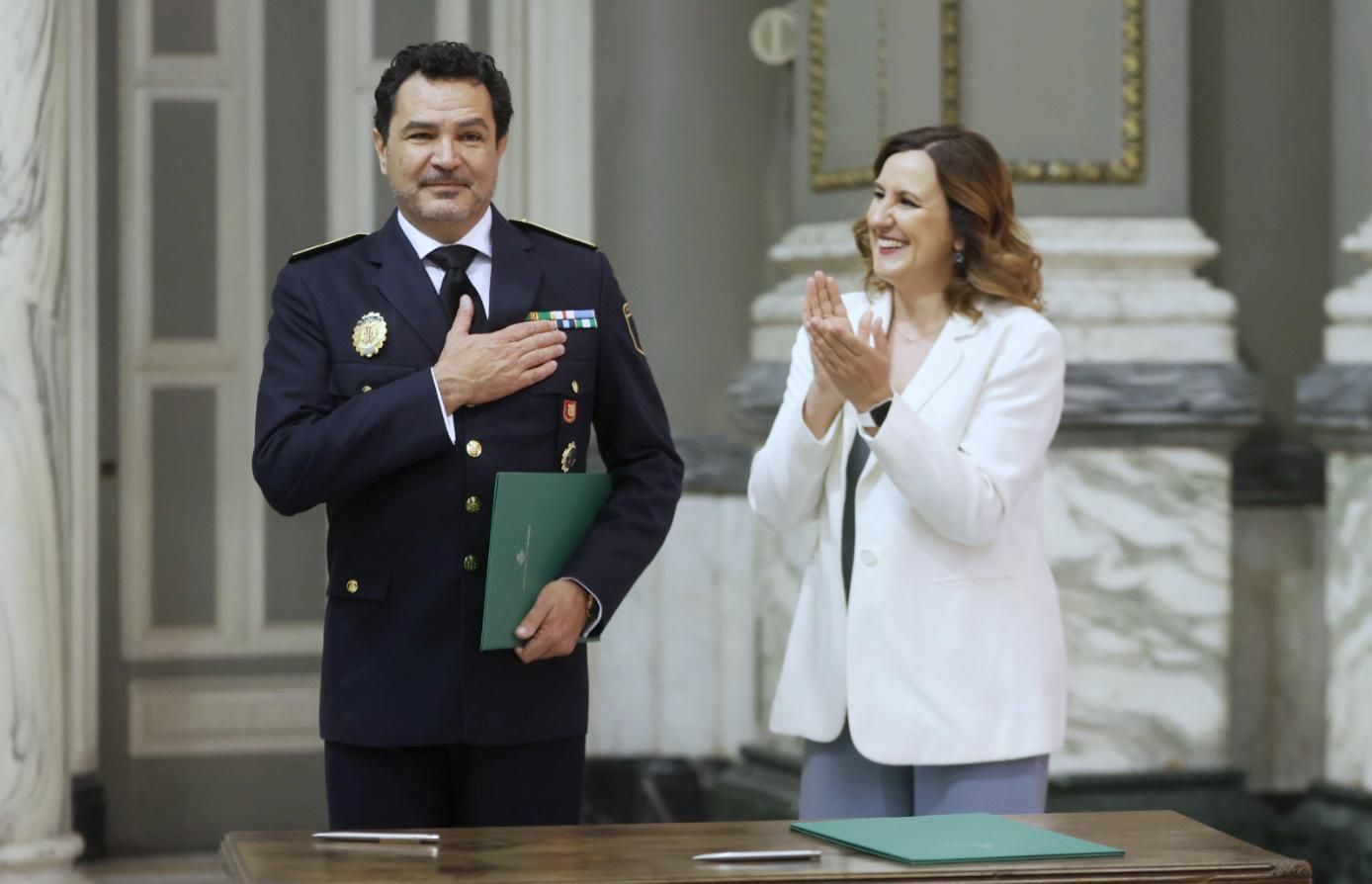 Toma de posesión de Ángel Albendín, nuevo jefe de la Policía Local de Valencia