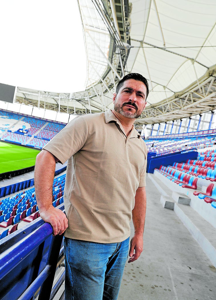 Ramón Escolano, presidente de la Delegación de Peñas del Levante en el Ciutat.