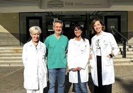 De izquierda a derecha Dra. Chust, Dr. Nagore, Zaida García y Dra. Juan del IVO