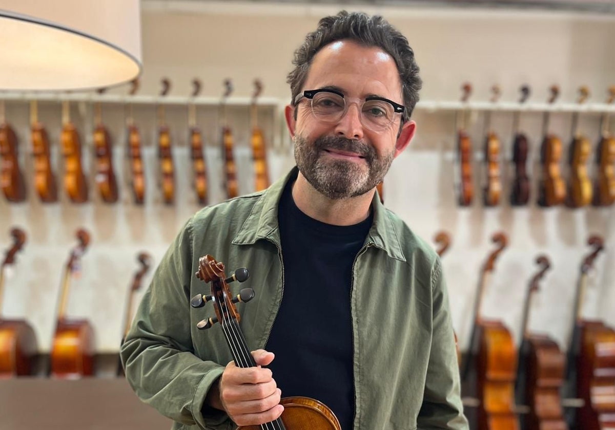 Raul Ferragud, en la fotografía, y Sergi Martí fundaron València Violins.
