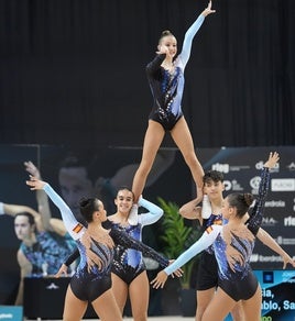El equipo júnior de gimnasia aróbica de Xàtiva.