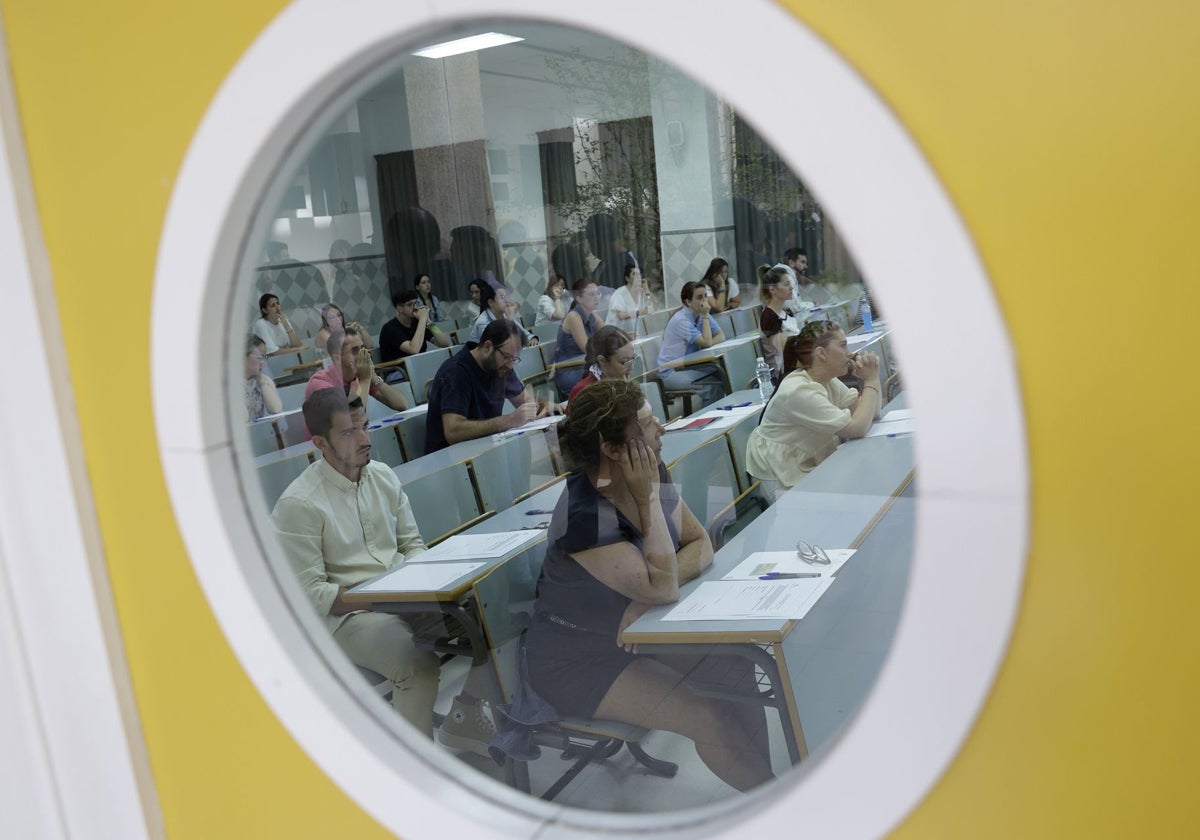 Una huelga pone en jaque la segunda prueba de las oposiciones de profesores | las provincias