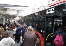 Imagen de archivo de una para de autobús.