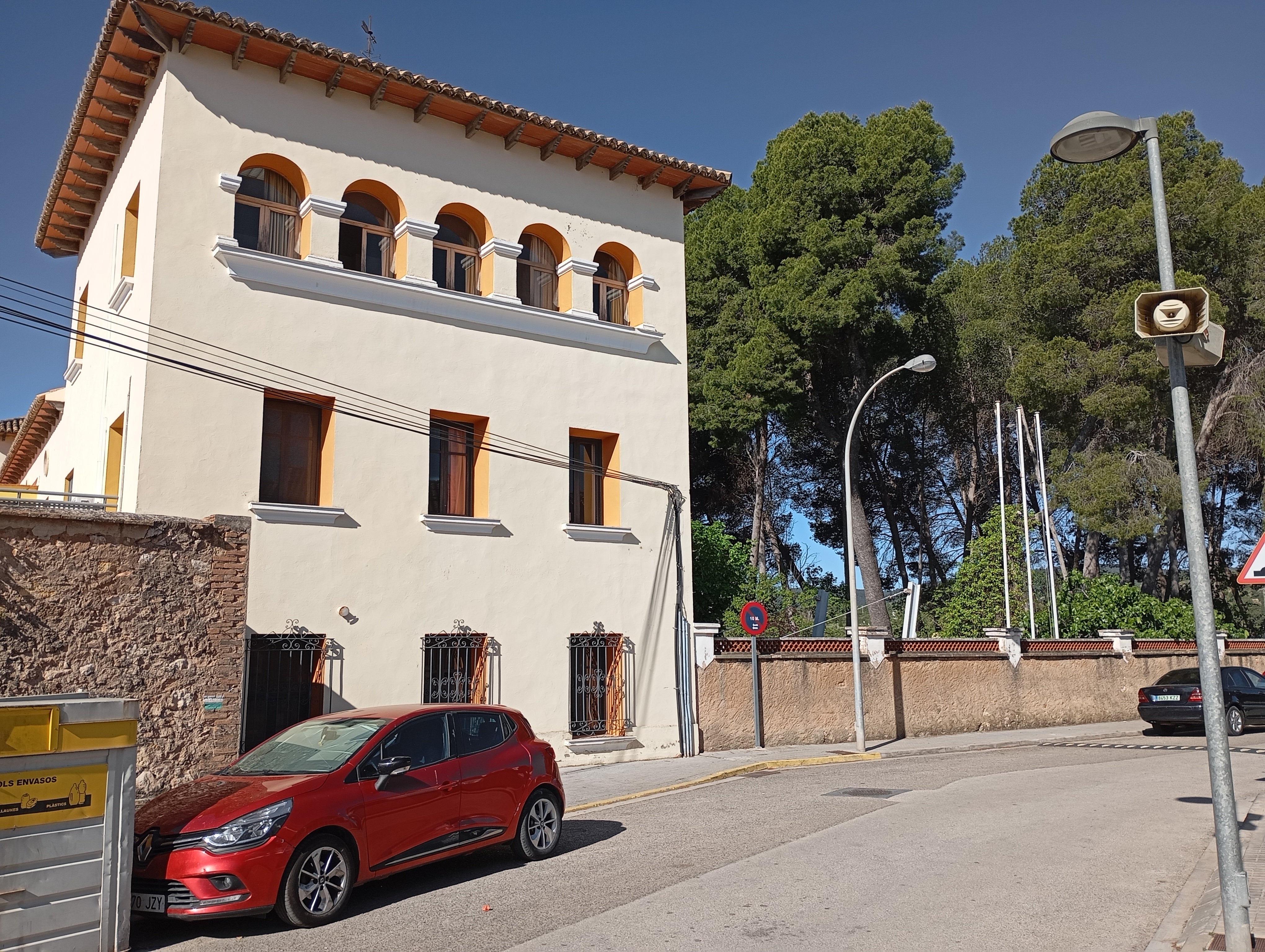Una esperanza truncada en la poza de buñol: un menor de mali que llegó de canarias hace 15 días | las provincias