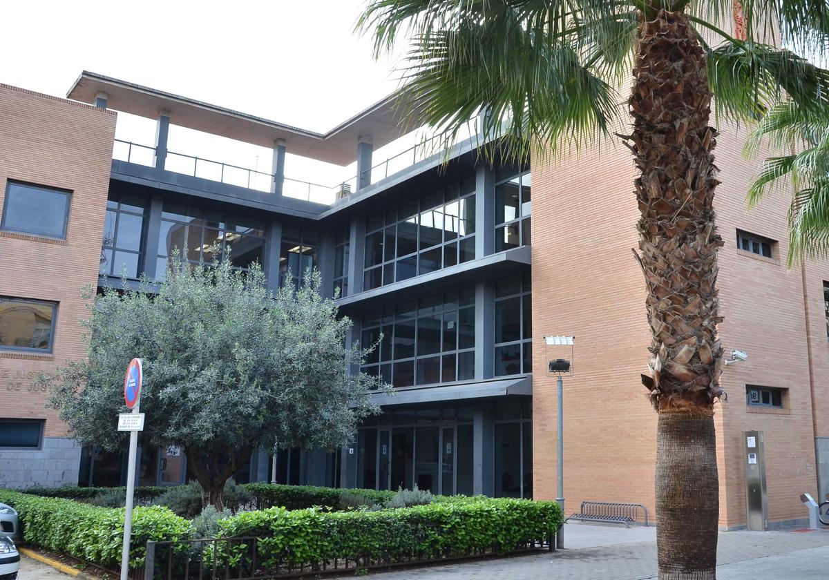 Funcionarios de los juzgados de carlet se plantan contra justicia | las provincias