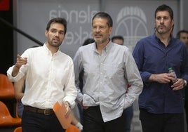 Enirc Carbonell, Pedro Martínez y Luis Arbalejo, en L'Alqueria del Basket.