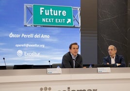 Óscar Perelli, vicepresidente de Exceltur, y Joaquín Maudos, director adjunto de investigación del IVIE.