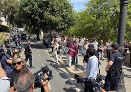 Una de las protestas ante la Delegación.