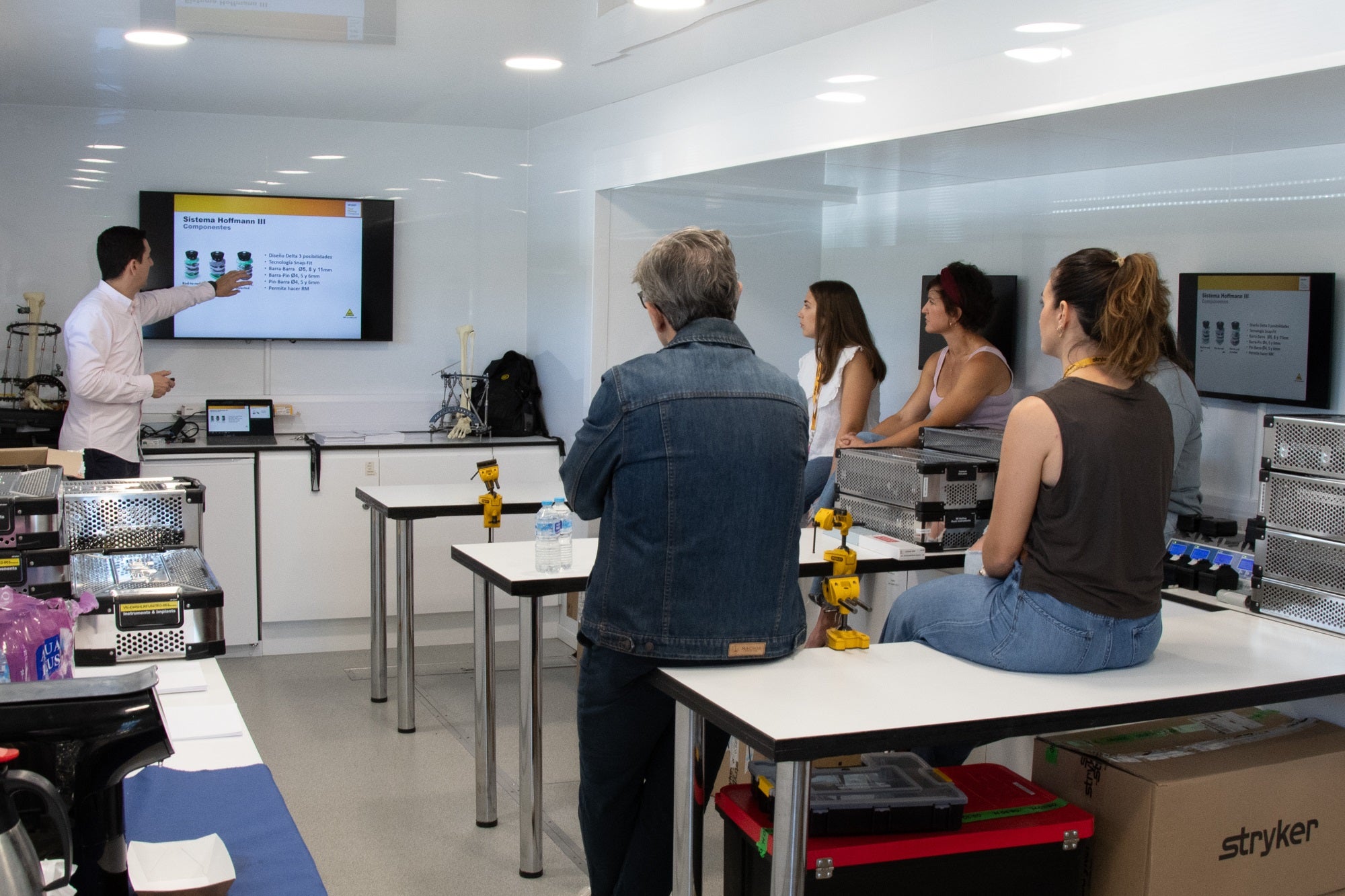 Momento de una de las clases formativas que han recibido los profesionales.