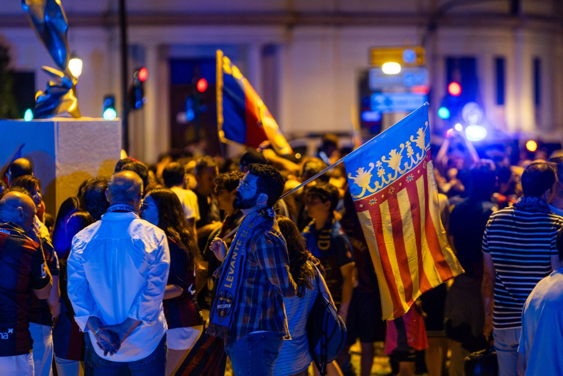 FOTOS | La espectacular celebración del ascenso del Levante en Valencia