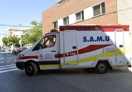 Unidad SAMU se desplaza para realizar un servicio, en una imagen de archivo