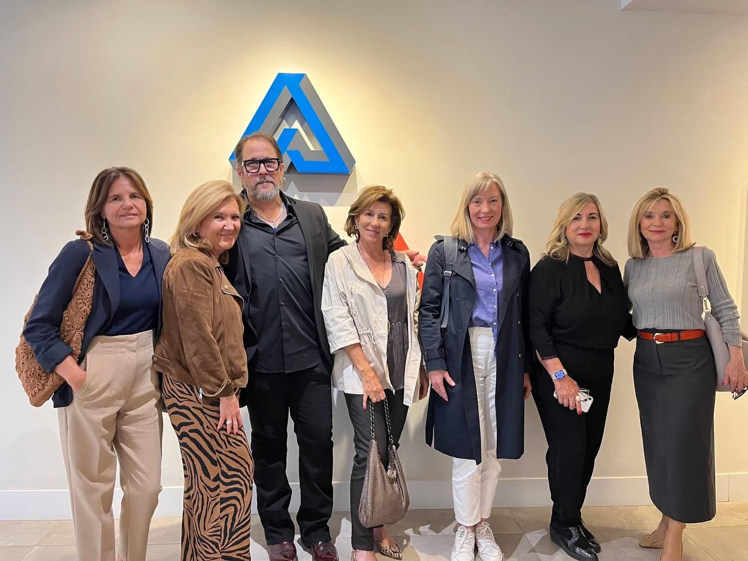 Ana Ibañez, Sara Joudi, Sylwia Matijas, Tania Rubio, Ricardo Escavy y Teresa Nuez.