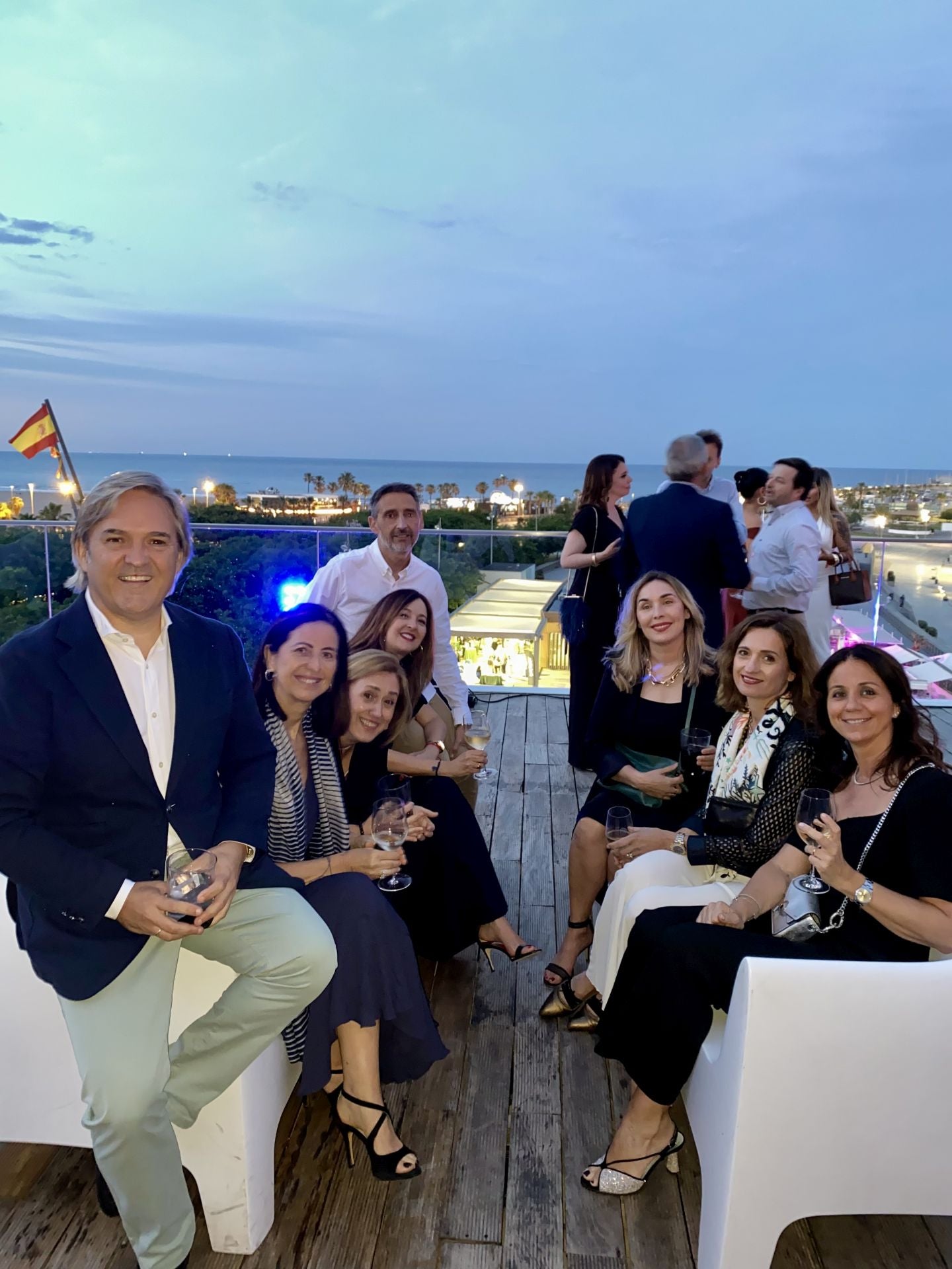 Tony Jordán, Beatriz Maset, Inma Rel, Raquel Ferrer, Manolo García, lidia Escribá, Amparo Alegría y María Luisa Cervera en Veles e Vents.