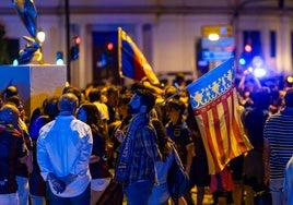 Aficionados celebrando el ascenso, este domingo en Valencia.