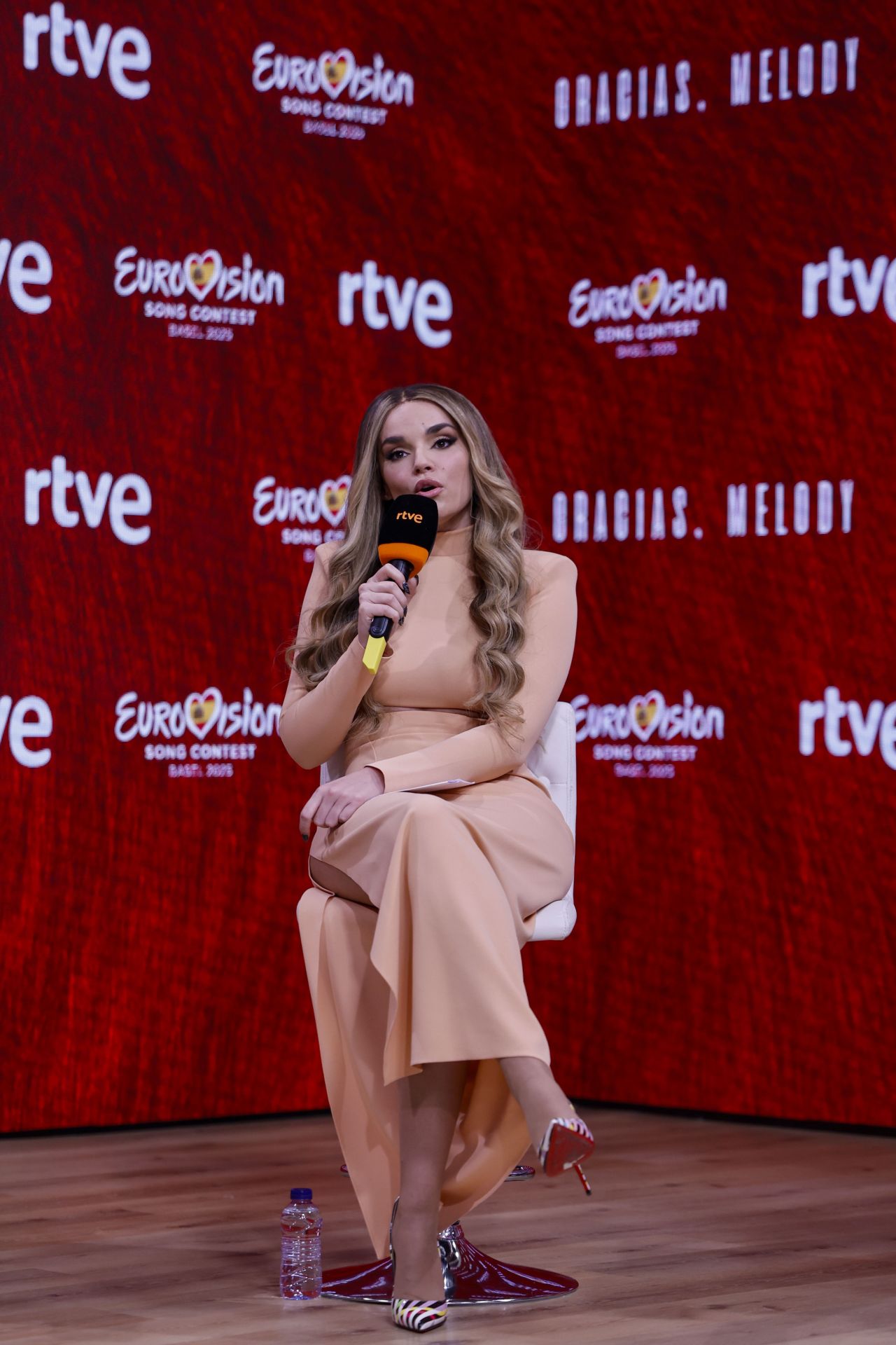 FOTOS | Así ha sido la rueda de prensa de Melody tras su paso por Eurovisión
