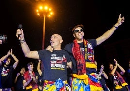 Julián Calero, junto a Carlos Espí, en la celebración del ascenso del Levante.