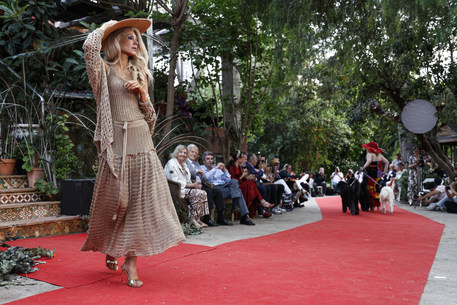 FOTOS | Desfile de Francis Montesinos en Llíria por sus 50 años de trayectoria