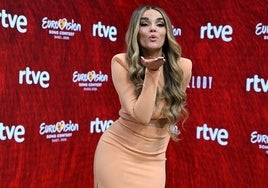 La cantante Melody tras la rueda de prensa por su paso por Eurovisión 2025.