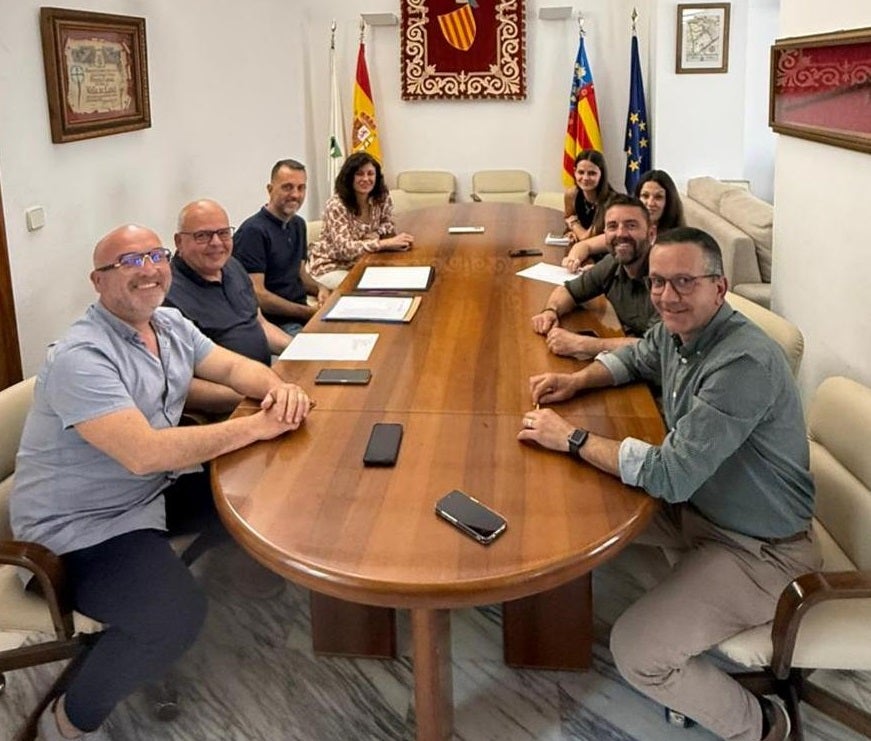 Ayuntamiento y ecologistas colaboran en acciones y actividades para mejorar el entorno natural de Canals