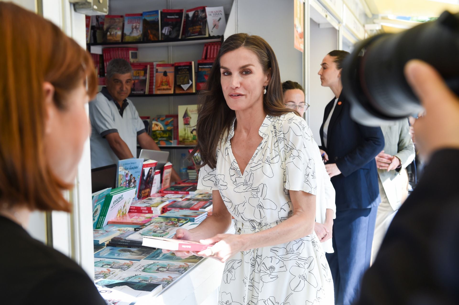 La reina Letizia inaugura la 84ª edición de la Feria del Libro de Madrid