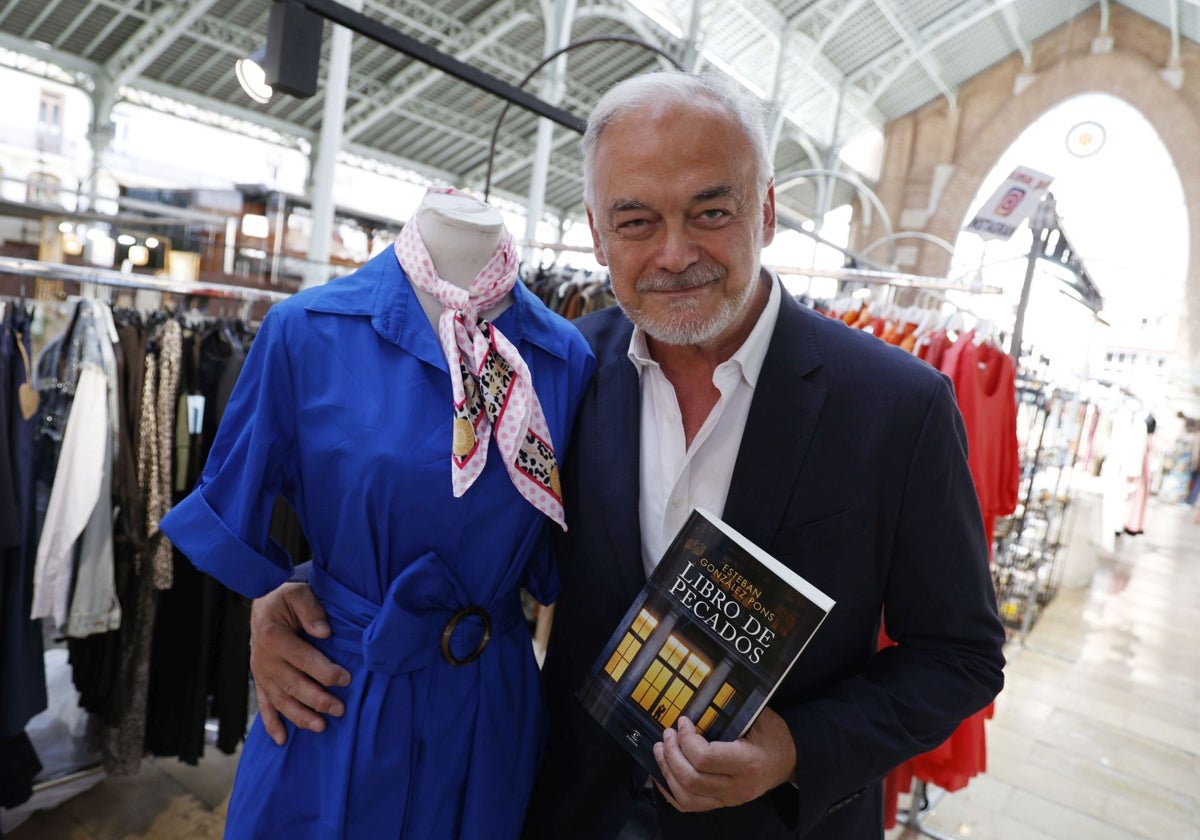 Esteban González Pons en el Mercado de Colón.