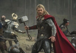 Chris Hemsworth, en una escena de la película «Thor: The Dark World».
