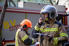Bomberos de Valencia, durante un simulacro.