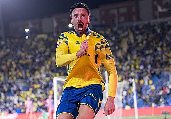 Javi Muñoz, celebrando un gol con Las Palmas.