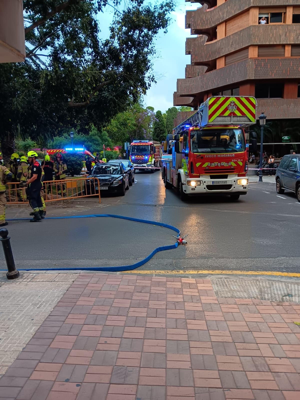 Incendio en la planta 14 de un edificio de Valencia