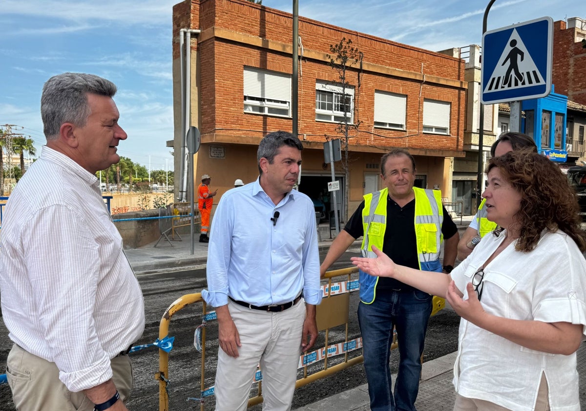 Imagen principal - Mazón se reunirá con las víctimas de la dana en la zona cero