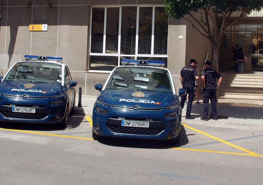 Detenido un grupo criminal itinerante tras 127 delitos de suplantación de identidad en entidades bancarias de toda españa | las provincias