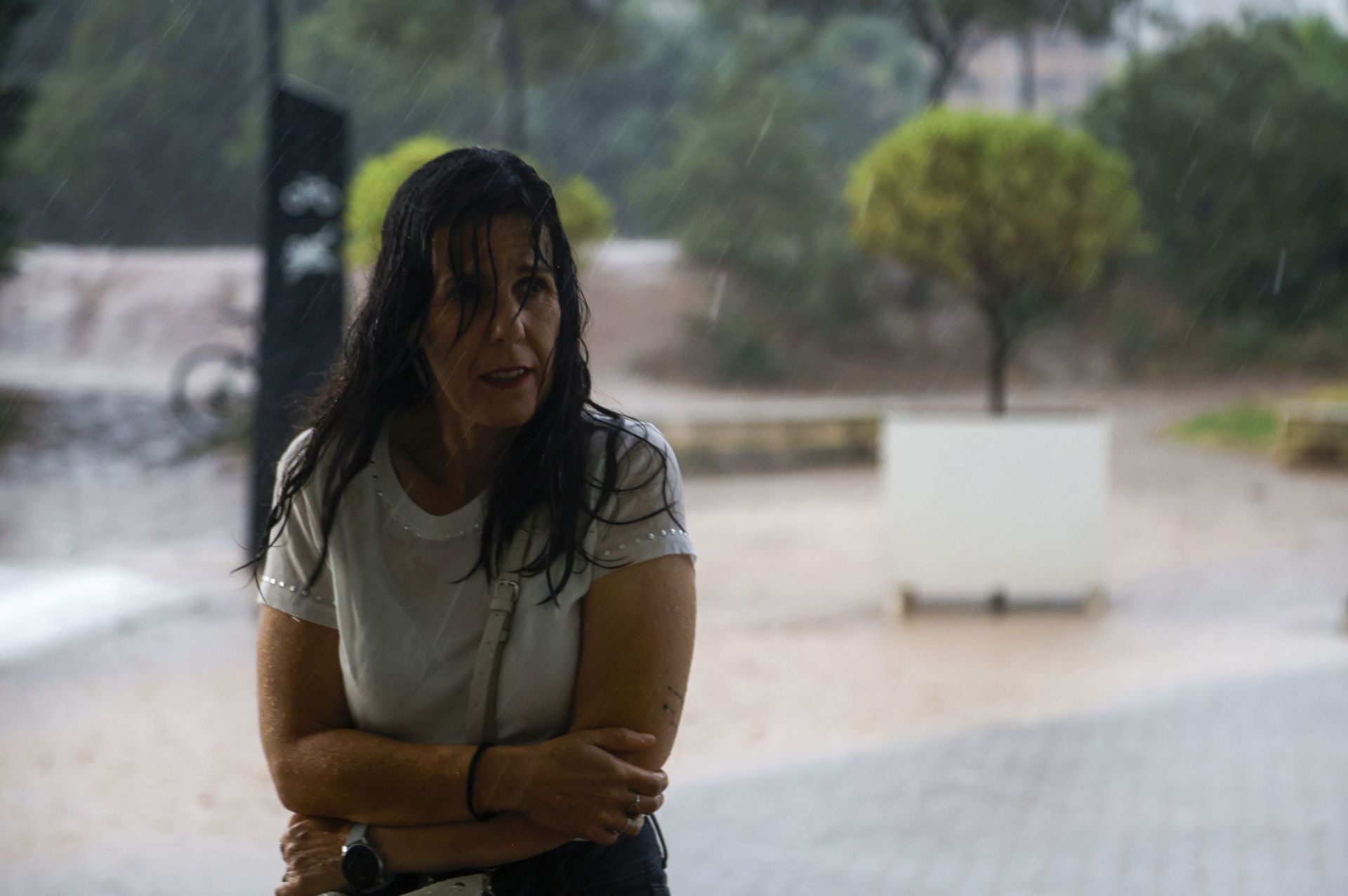 FOTOS | La lluvia obliga a suspender el concierto de Myke Towers en Valencia
