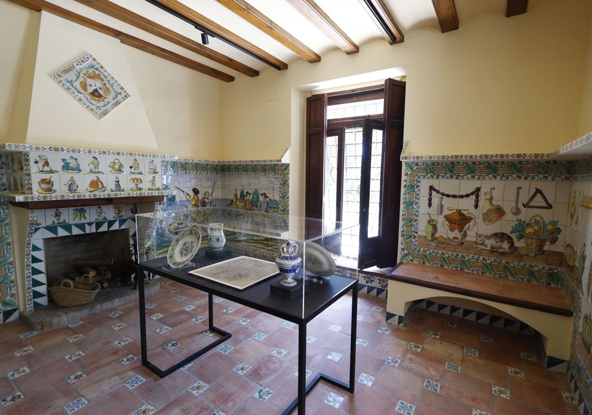 Imagen principal - Cocina, sala de la Llegenda y sala expositiva, en la Casa Forestal de El Saler.