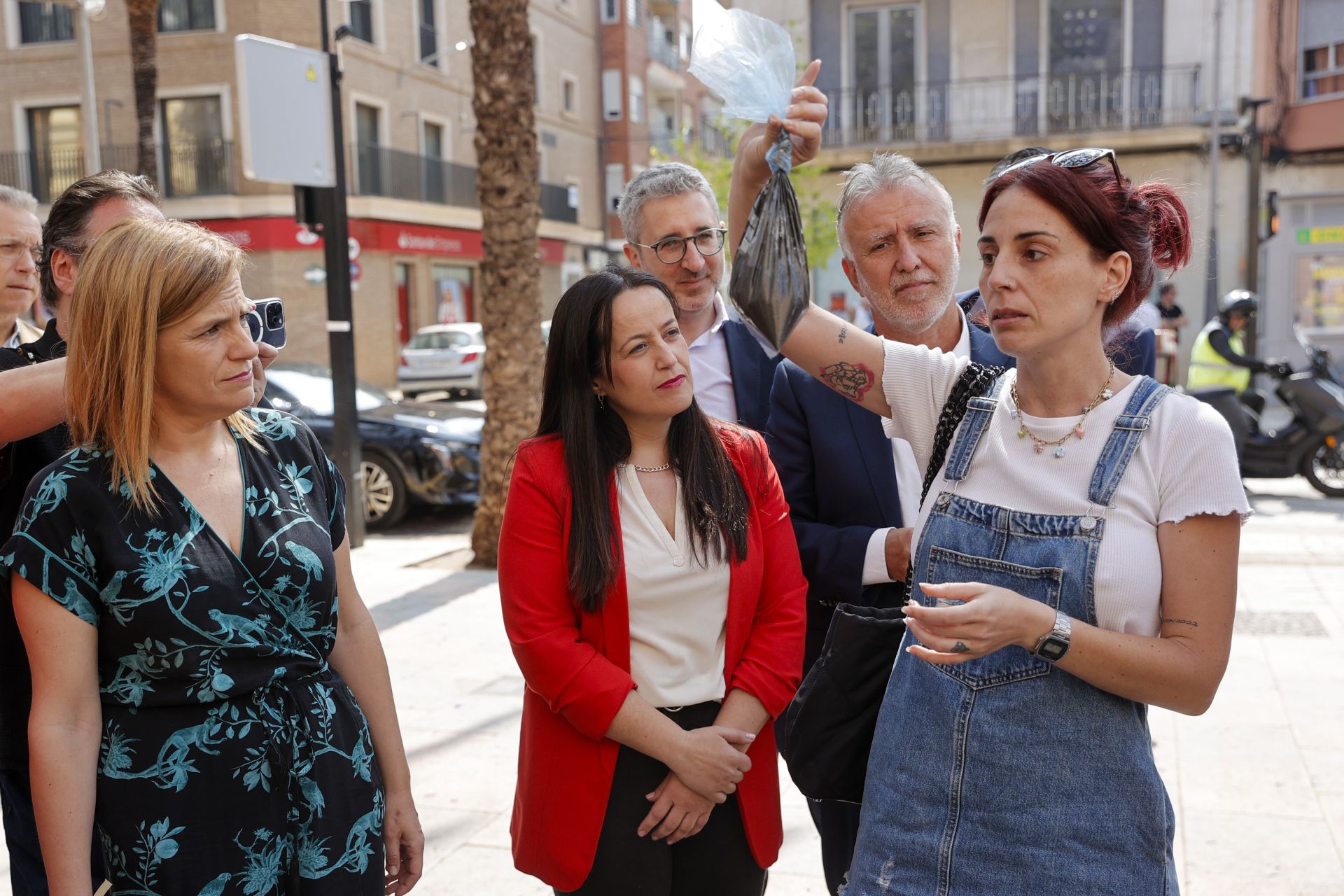 Víctimas de Catarroja reprochan a Bernabé y al ministro Torres que llevan siete meses sin alcantarillado