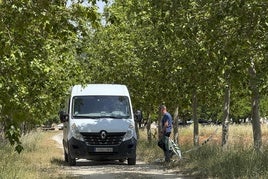 El camino de acceso a la casa rural donde atacaron al empresario desaparecido.