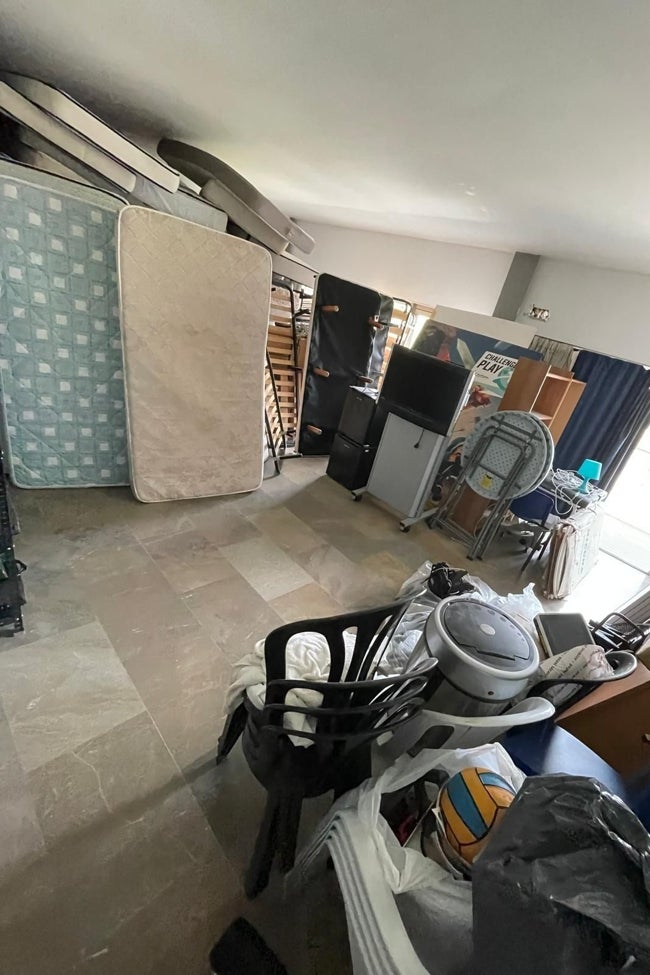 Estado de abandono en que dejó el anterior gobierno local la residencia de deportistas.