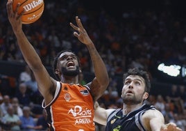 Jean Montero, en un partido de Valencia Basket.