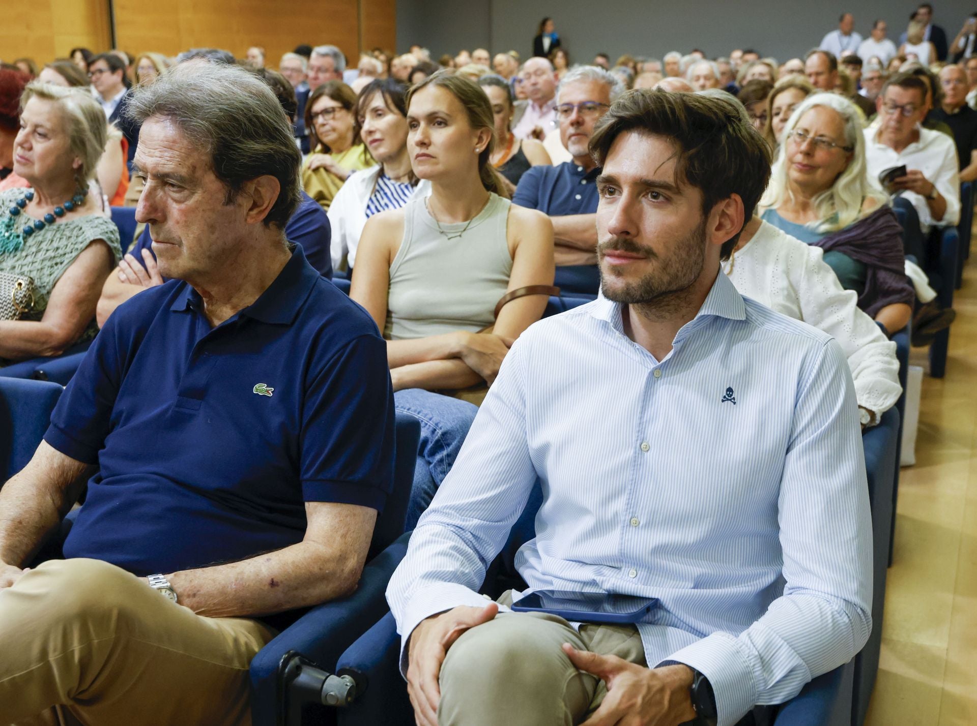 FOTOS | Esteban González Pons presenta su novela en Aula LAS PROVINCIAS