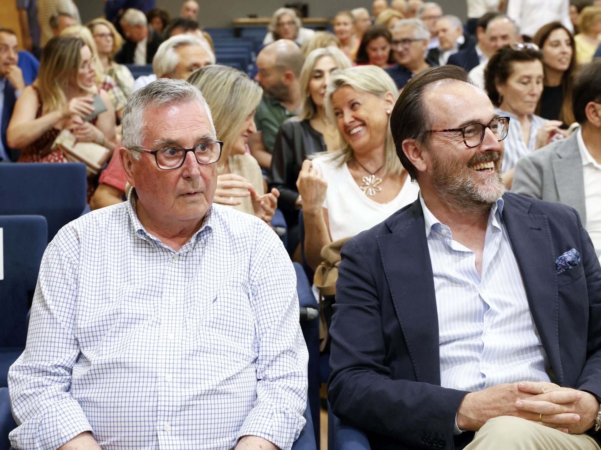 FOTOS | Esteban González Pons presenta su novela en Aula LAS PROVINCIAS