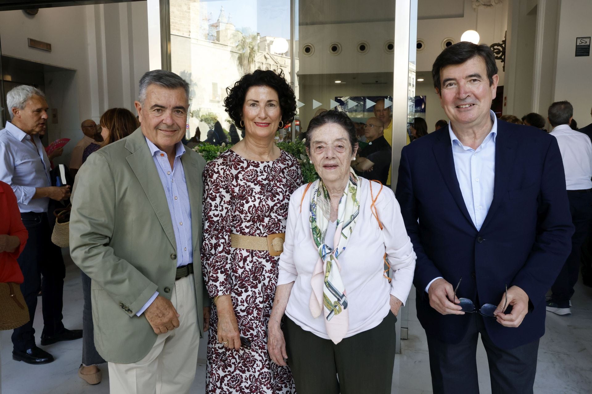 FOTOS | Esteban González Pons presenta su novela en Aula LAS PROVINCIAS